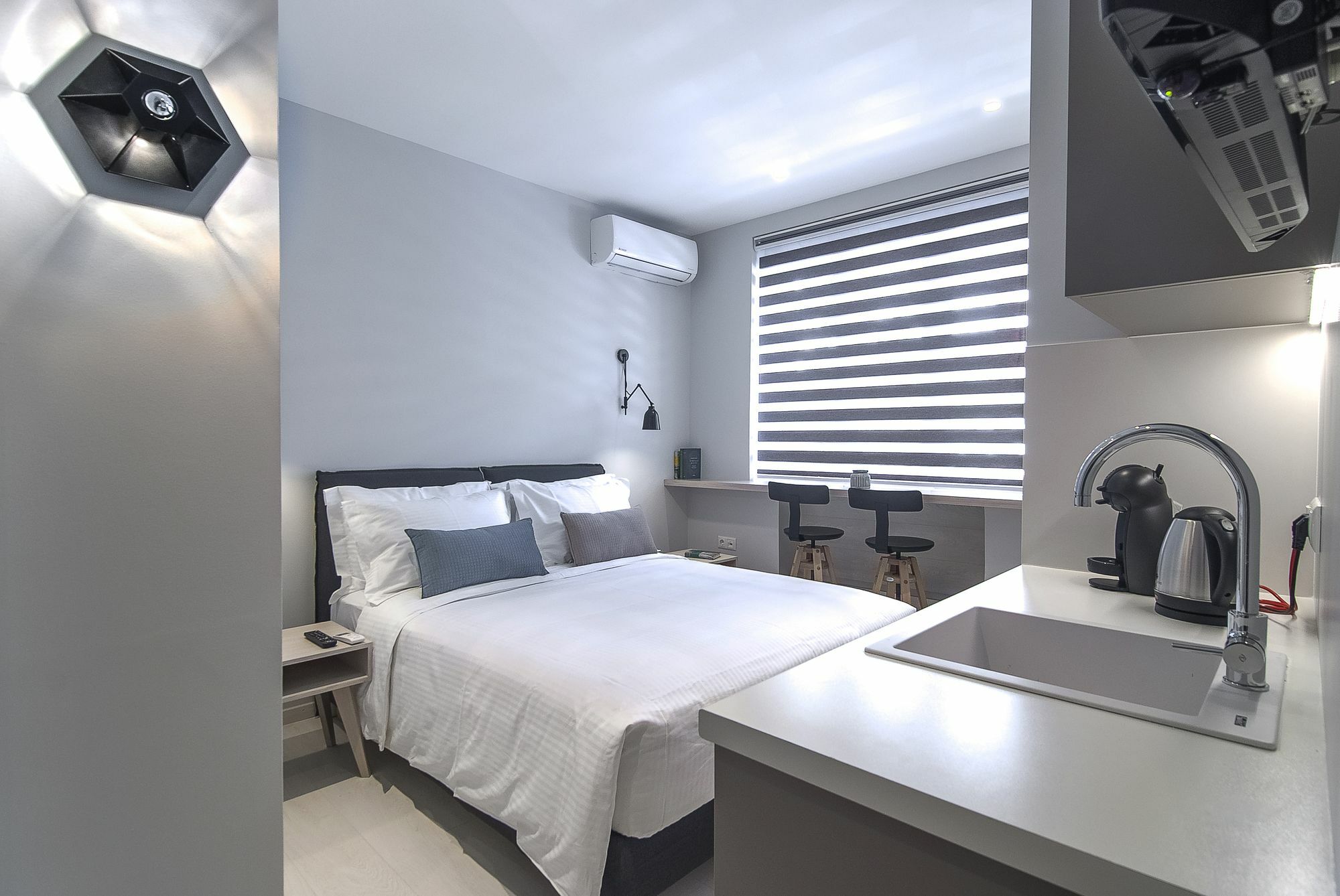 Acropolis Stay Атина Екстериор снимка